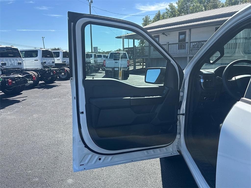 new 2025 Ford F-150 car, priced at $44,595