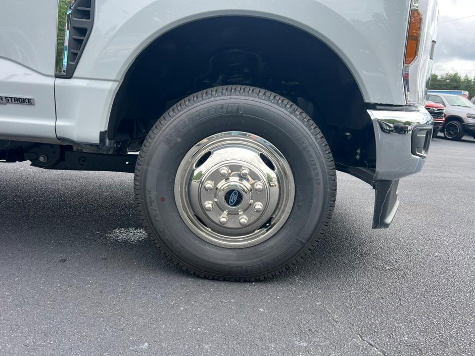 new 2025 Ford F-350 car, priced at $82,745