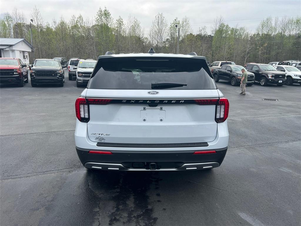 new 2025 Ford Explorer car, priced at $40,896
