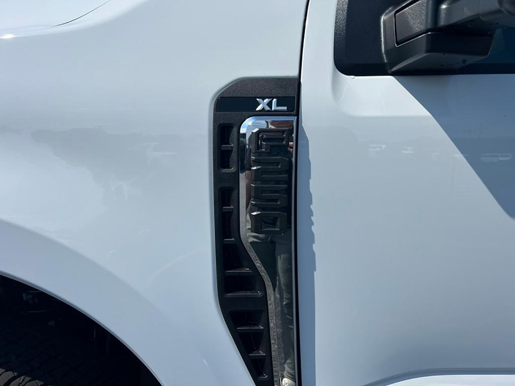 new 2025 Ford F-250 car, priced at $51,380