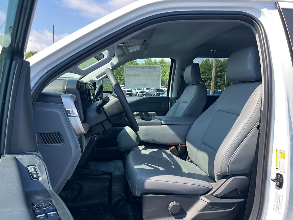 new 2025 Ford F-250 car, priced at $51,380
