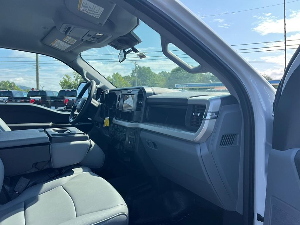 new 2025 Ford F-250 car, priced at $51,380