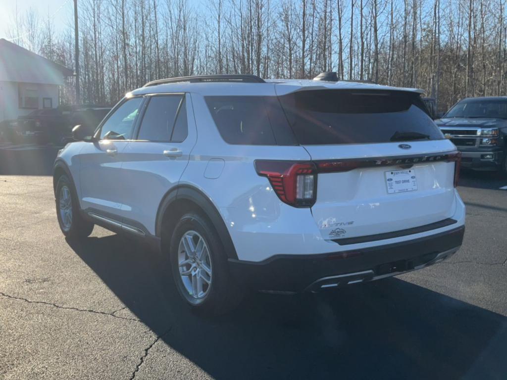 new 2025 Ford Explorer car, priced at $41,605