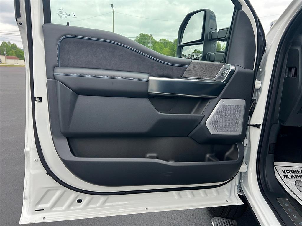 new 2025 Ford F-250 car, priced at $93,440