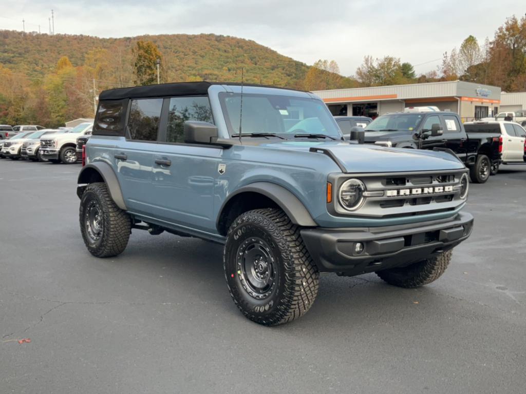 new 2024 Ford Bronco car, priced at $48,660