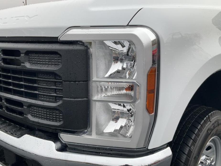 new 2024 Ford F-350 car, priced at $49,660