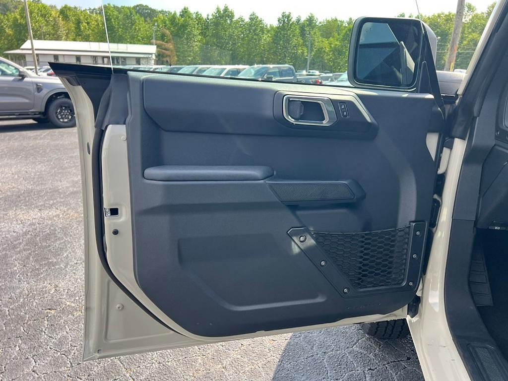 new 2025 Ford Bronco car, priced at $38,905
