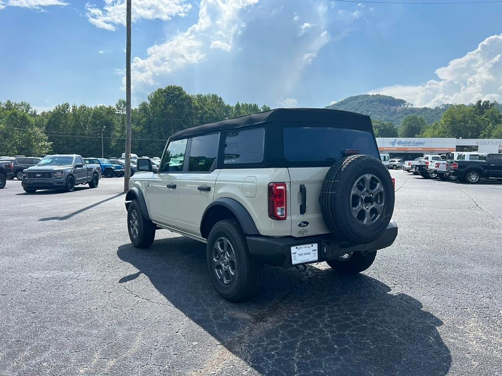 new 2025 Ford Bronco car, priced at $38,905