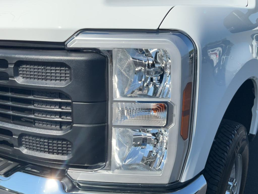 new 2024 Ford F-250 car, priced at $44,680