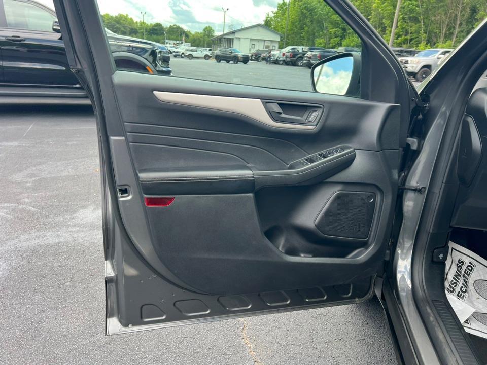 used 2022 Ford Escape car, priced at $21,999