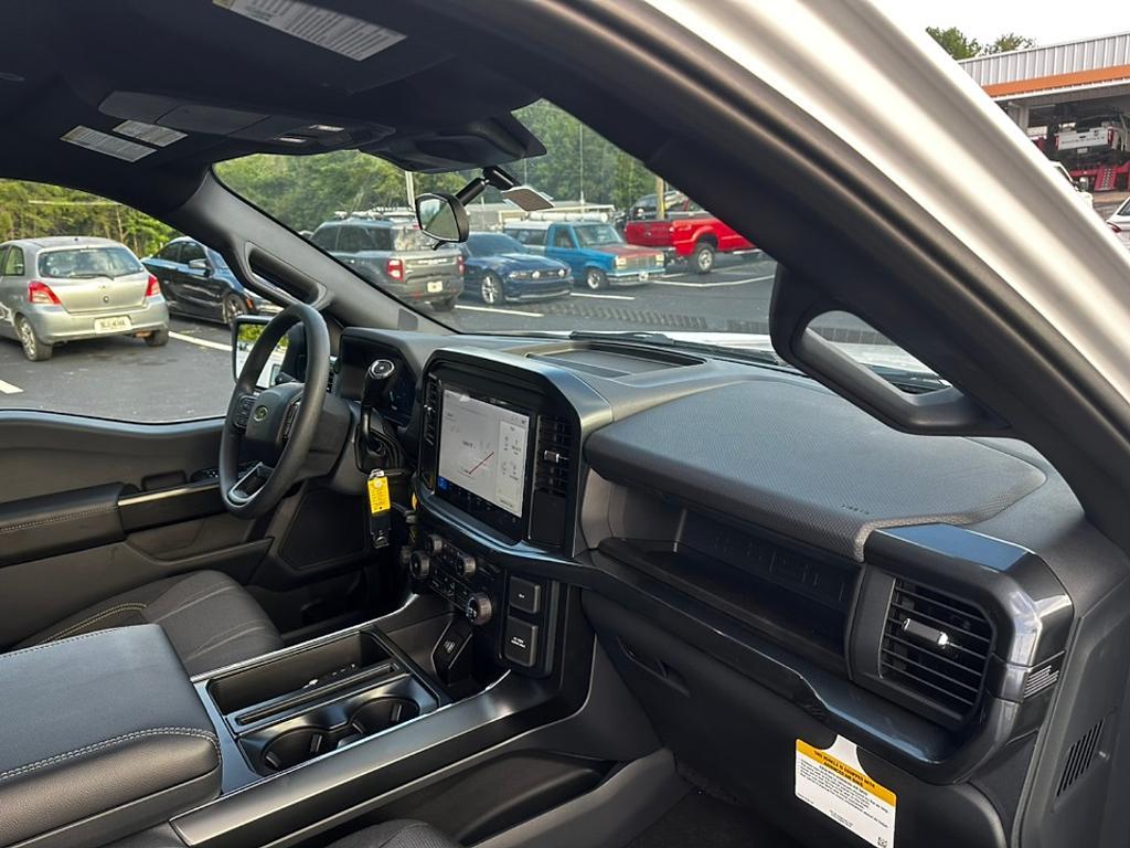 new 2025 Ford F-150 car, priced at $48,975