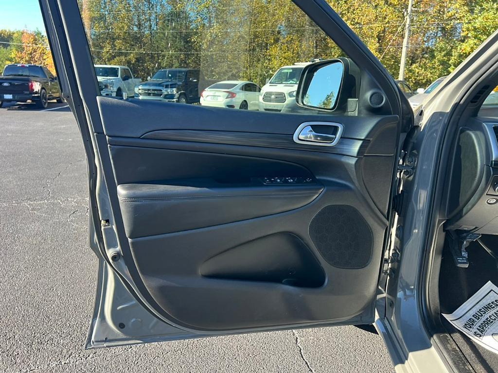 used 2021 Jeep Grand Cherokee car, priced at $17,898