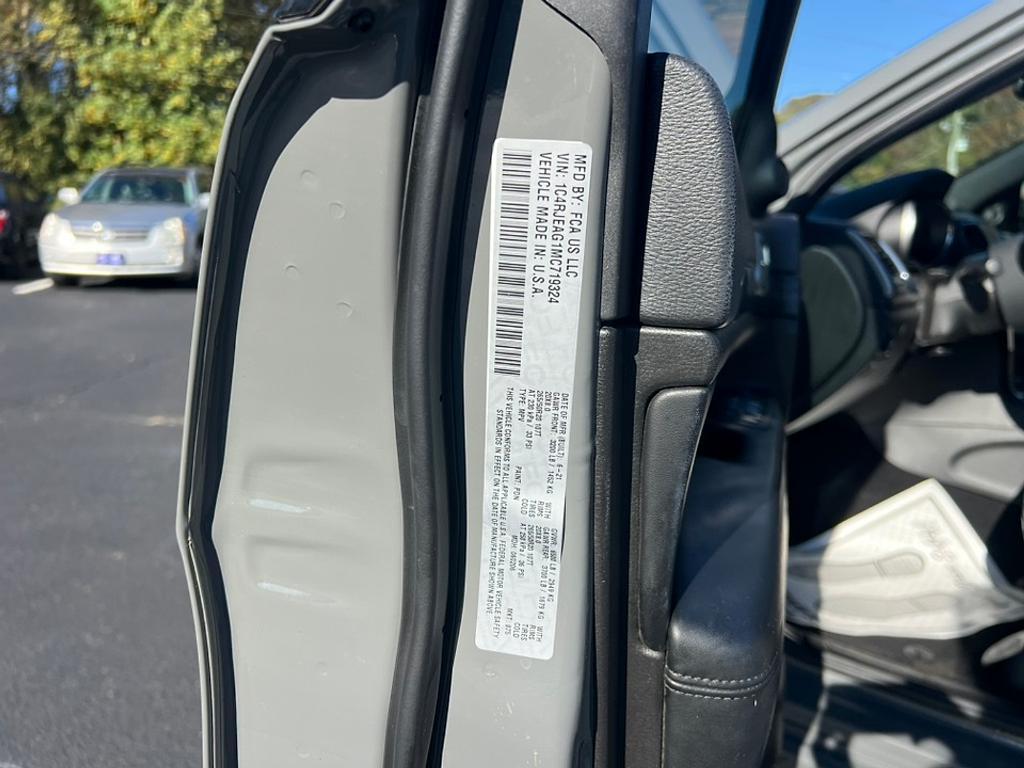 used 2021 Jeep Grand Cherokee car, priced at $17,898