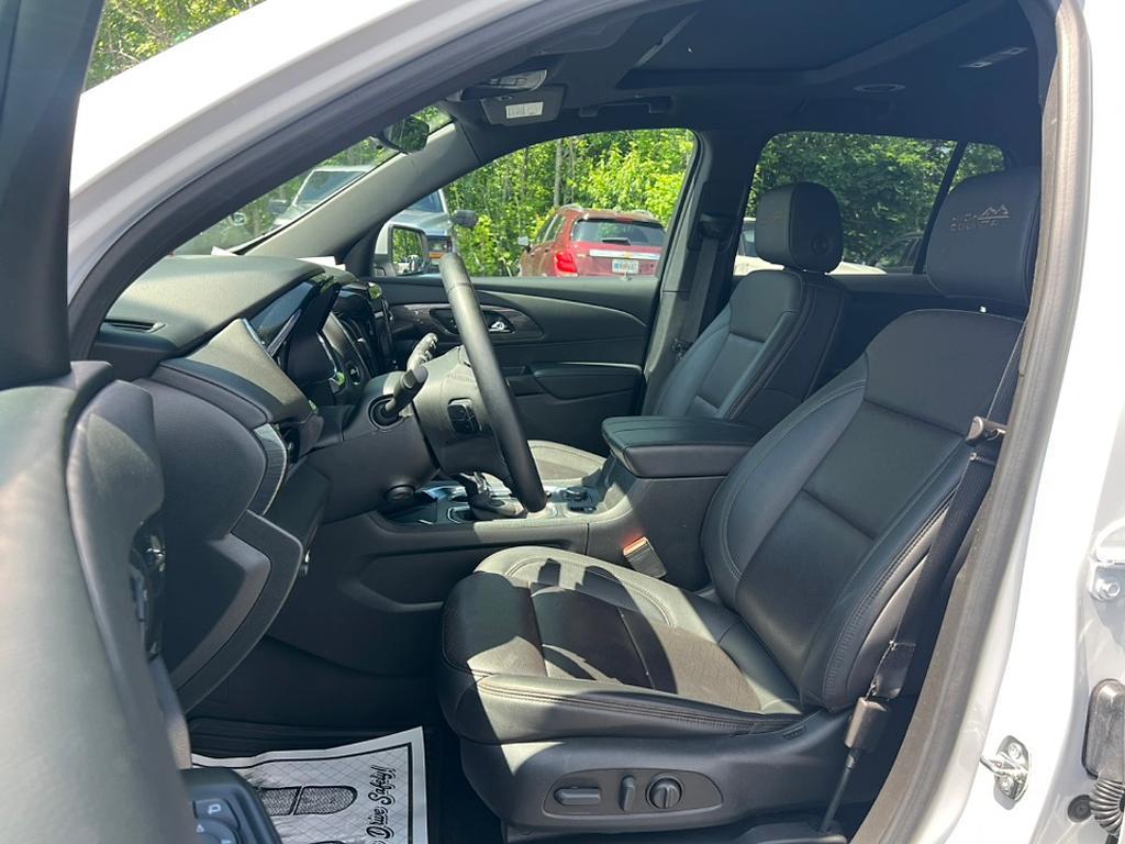 used 2023 Chevrolet Traverse car, priced at $38,455
