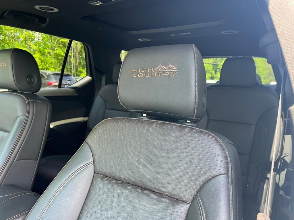 used 2023 Chevrolet Traverse car, priced at $38,455