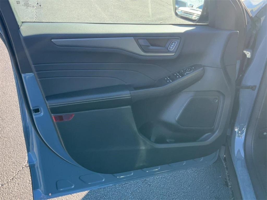 new 2025 Ford Escape car, priced at $28,627