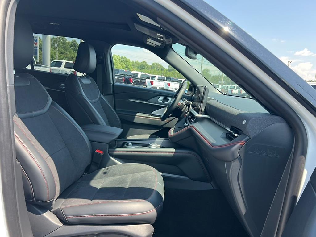 new 2025 Ford Explorer car, priced at $54,080