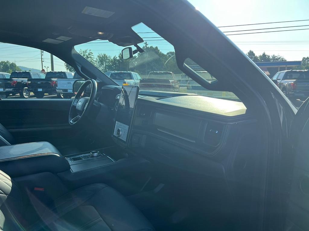 used 2024 Ford Expedition car, priced at $62,998