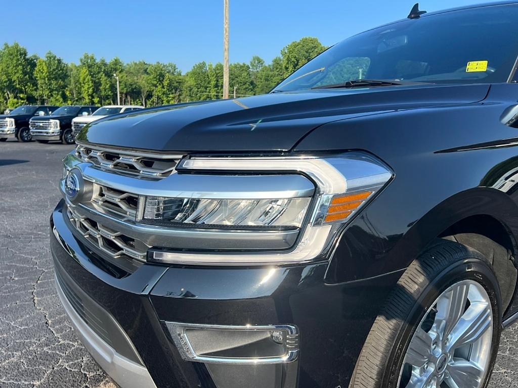 used 2024 Ford Expedition car, priced at $62,998