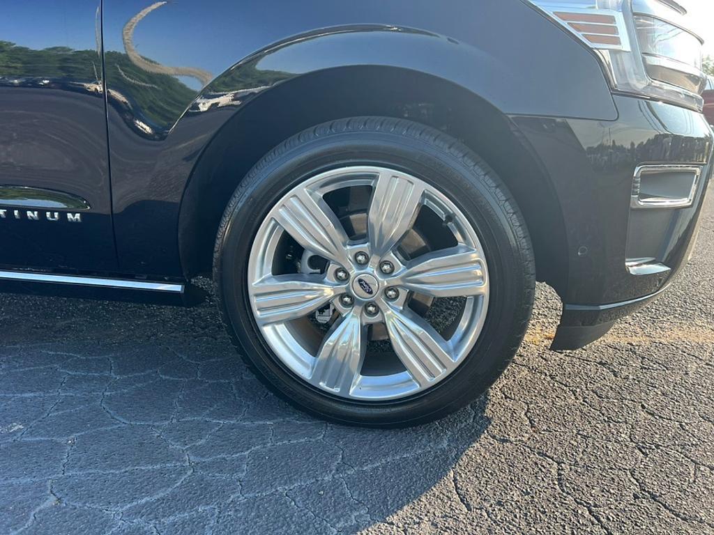 used 2024 Ford Expedition car, priced at $62,998