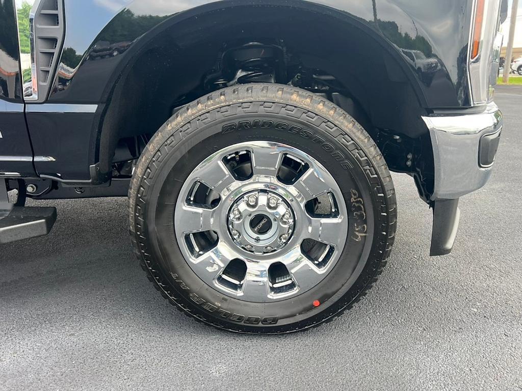 new 2025 Ford F-250 car, priced at $76,540