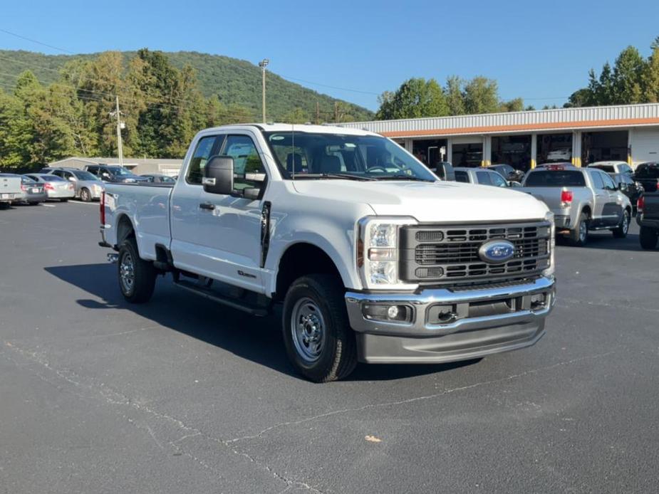 new 2024 Ford F-350 car, priced at $59,880