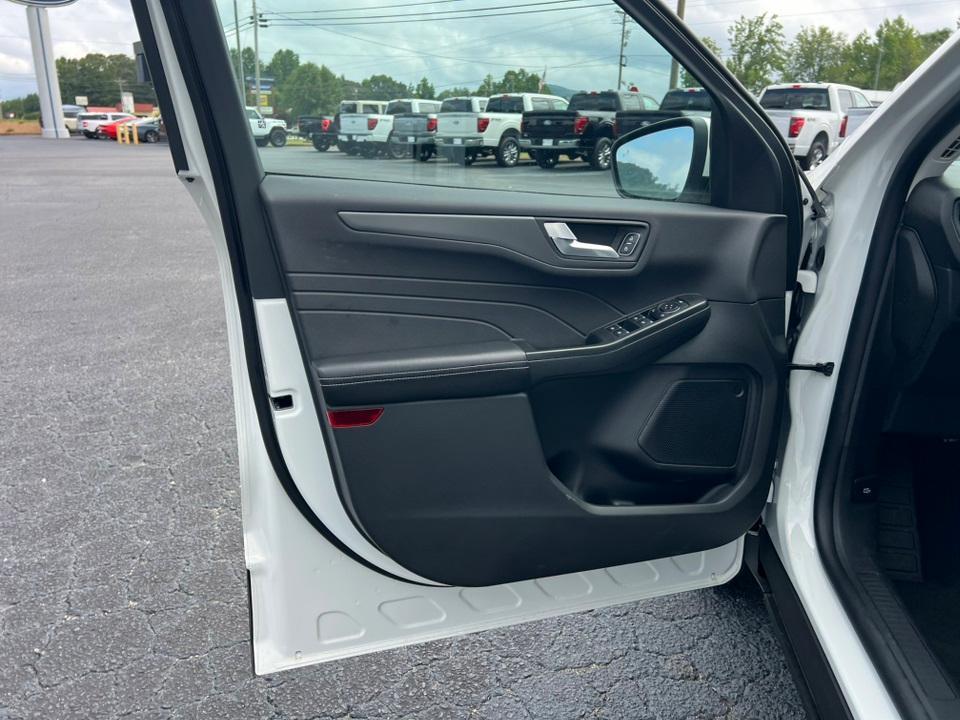 new 2025 Ford Escape car, priced at $29,980