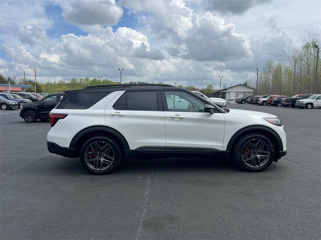 new 2025 Ford Explorer car, priced at $55,954