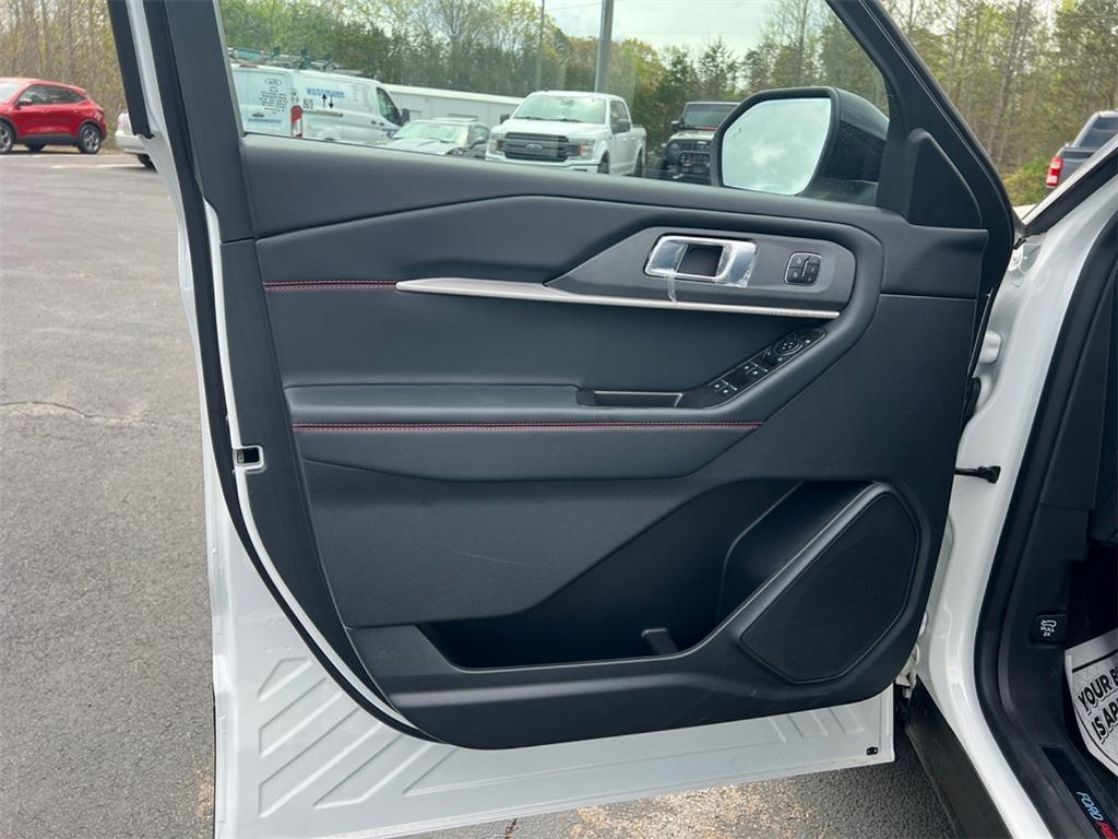 new 2025 Ford Explorer car, priced at $55,954