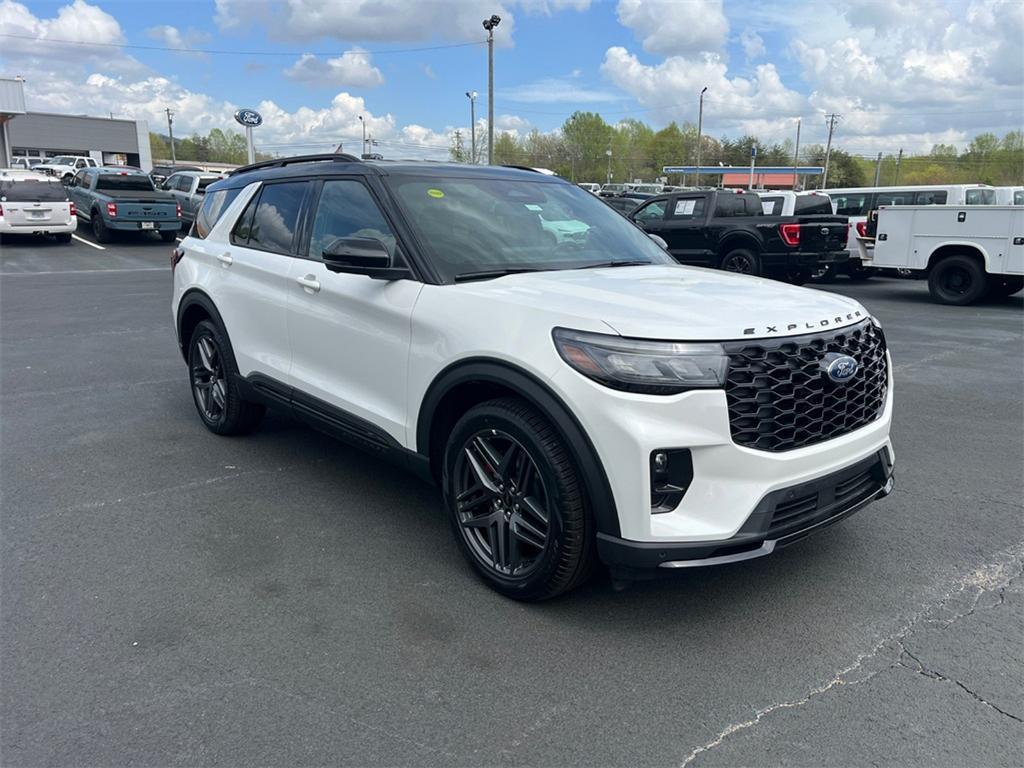 new 2025 Ford Explorer car, priced at $55,954