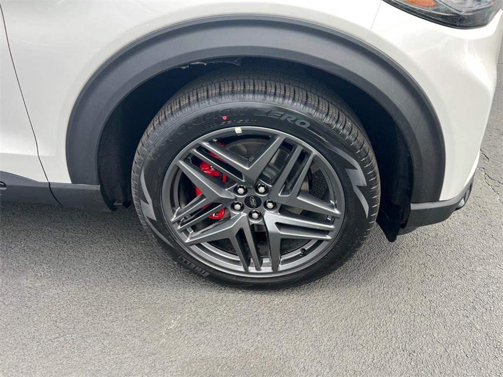 new 2025 Ford Explorer car, priced at $55,954