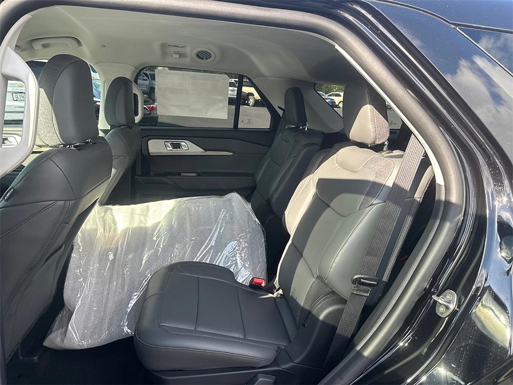 new 2025 Ford Explorer car, priced at $40,175