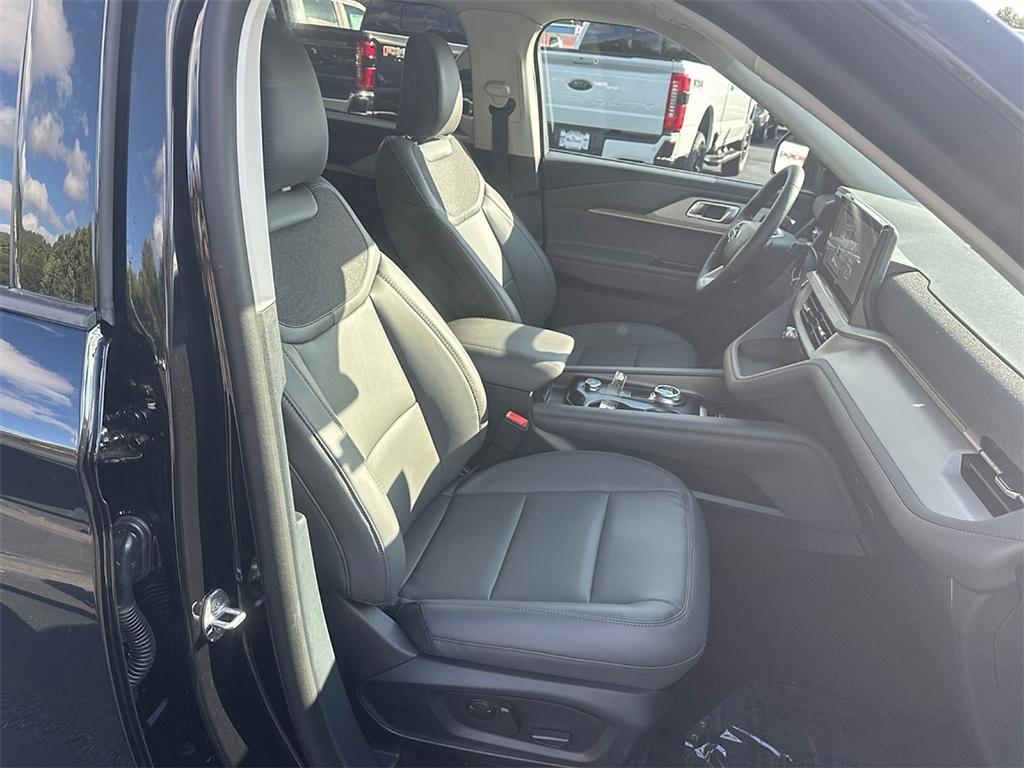 new 2025 Ford Explorer car, priced at $40,175