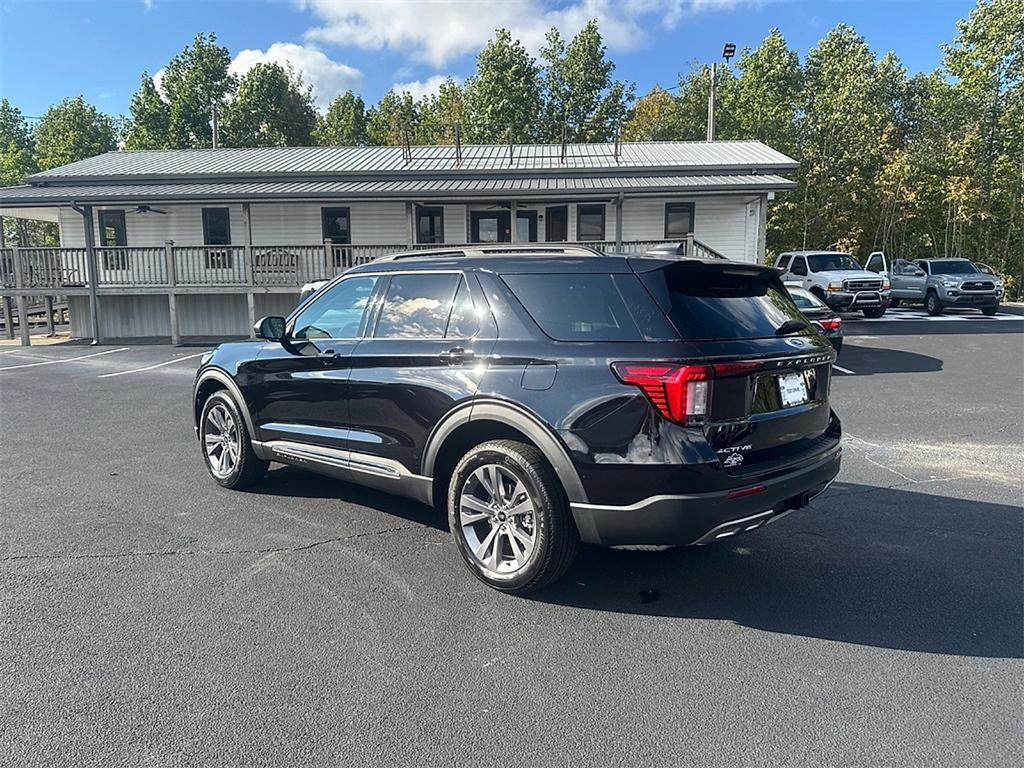 new 2025 Ford Explorer car, priced at $40,175