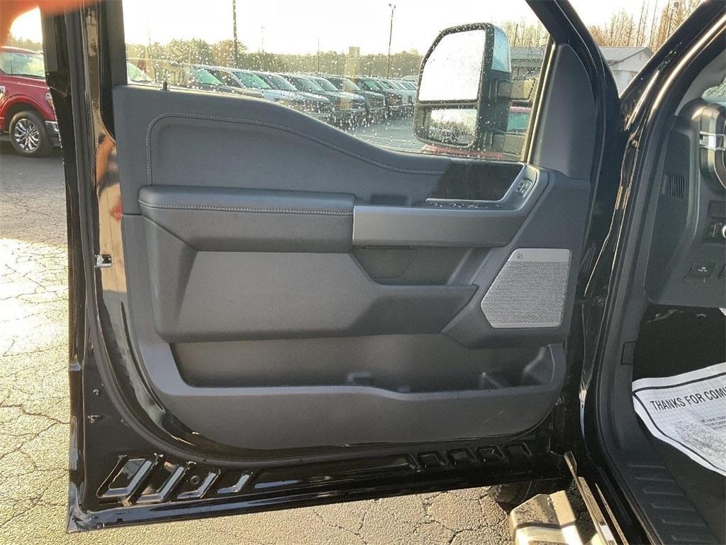 new 2025 Ford F-250 car, priced at $81,415