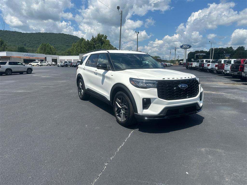 new 2025 Ford Explorer car, priced at $45,525