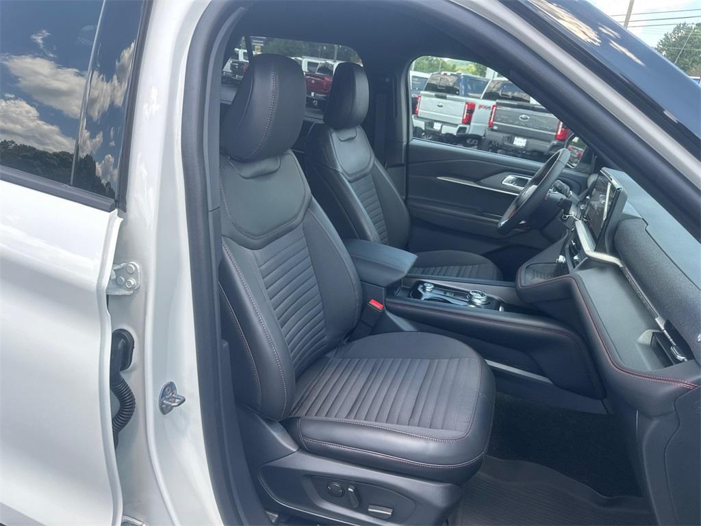 new 2025 Ford Explorer car, priced at $45,525