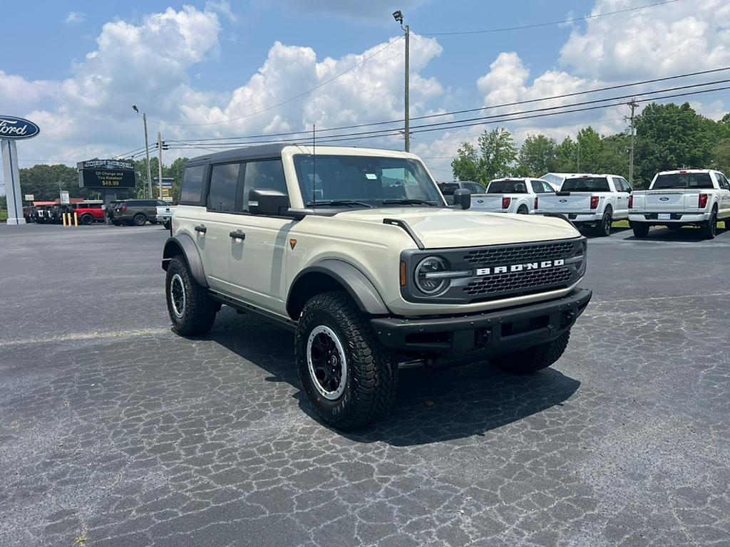 new 2025 Ford Bronco car, priced at $62,717