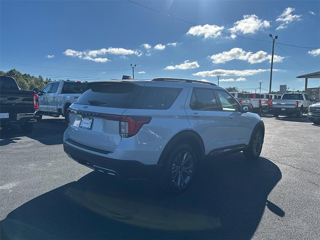 new 2025 Ford Explorer car, priced at $40,175
