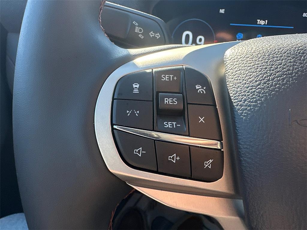 new 2025 Ford Explorer car, priced at $40,175