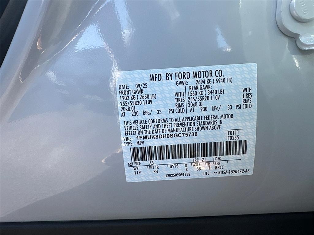 new 2025 Ford Explorer car, priced at $40,175