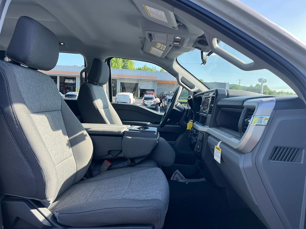new 2025 Ford F-250 car, priced at $65,870