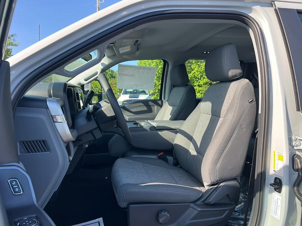 new 2025 Ford F-250 car, priced at $65,870