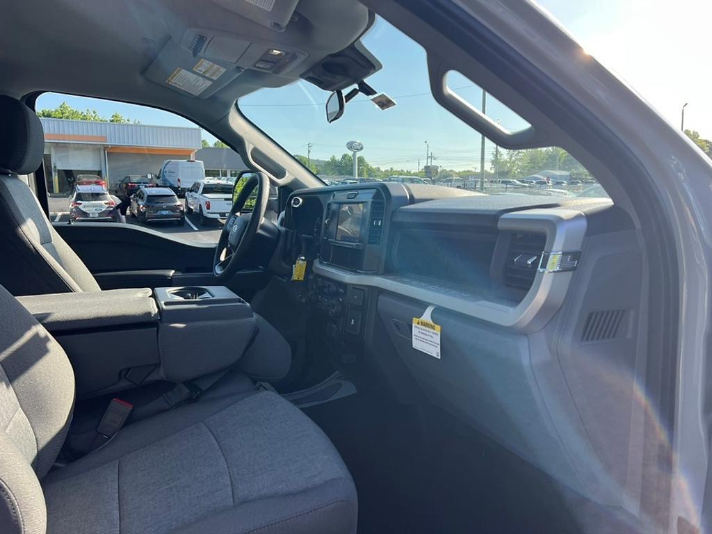 new 2025 Ford F-250 car, priced at $65,870