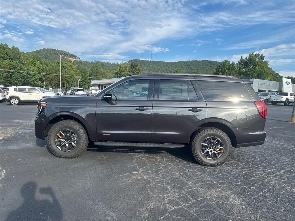 new 2025 Ford Expedition car, priced at $81,714