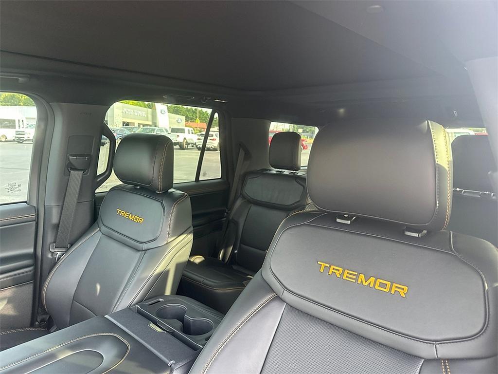 new 2025 Ford Expedition car, priced at $81,714