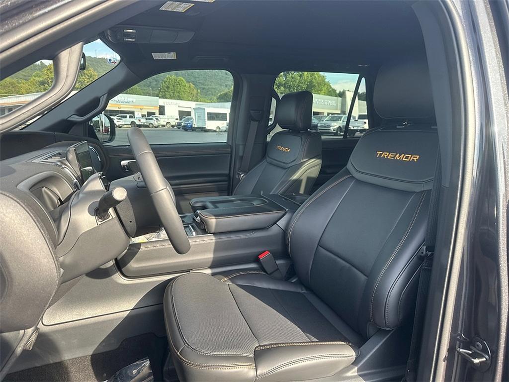 new 2025 Ford Expedition car, priced at $81,714