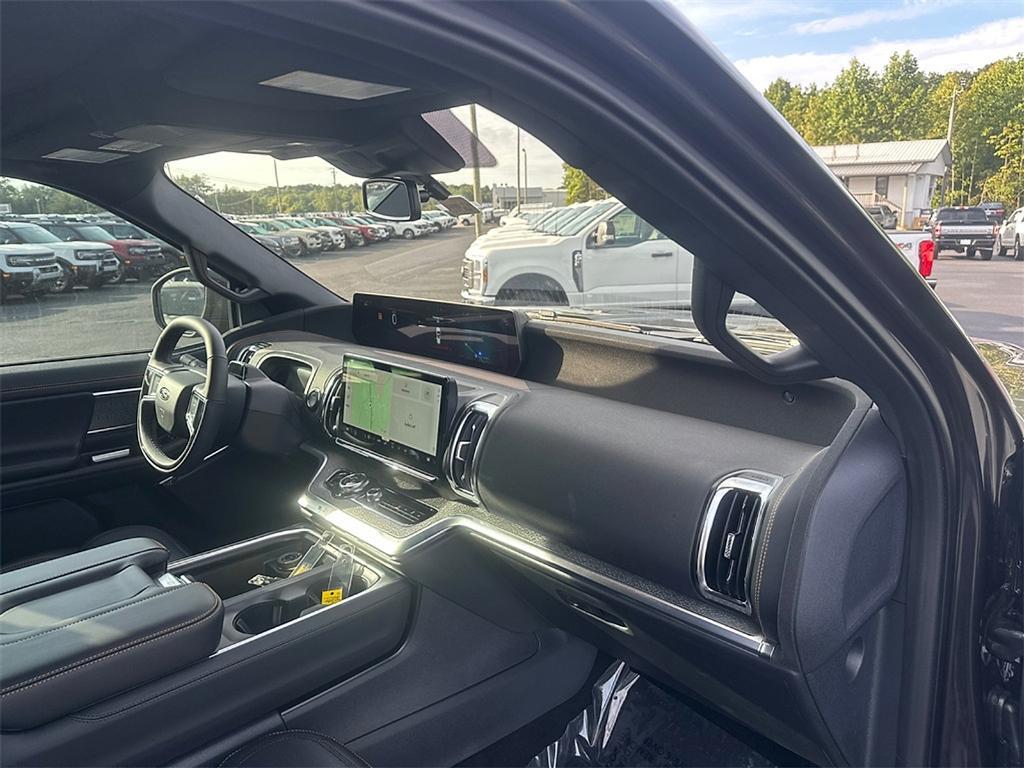 new 2025 Ford Expedition car, priced at $81,714