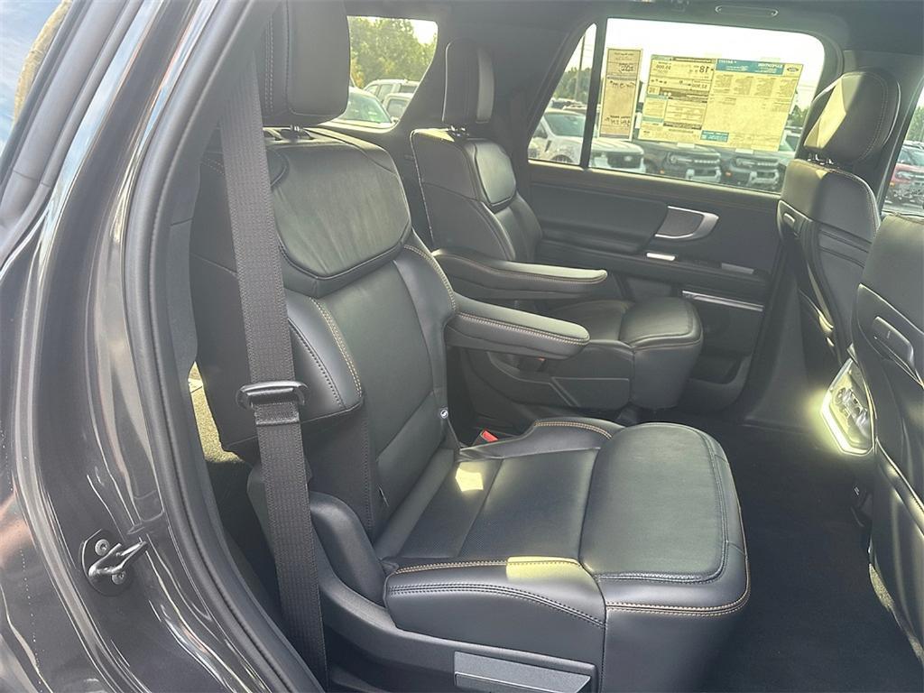 new 2025 Ford Expedition car, priced at $81,714
