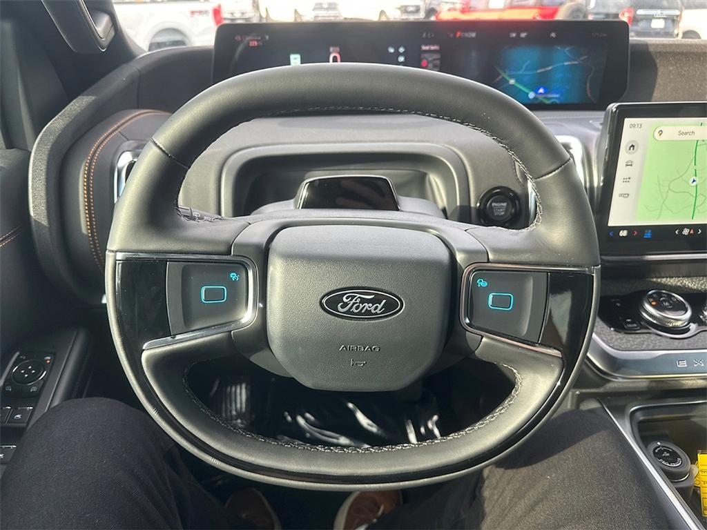 new 2025 Ford Expedition car, priced at $81,714